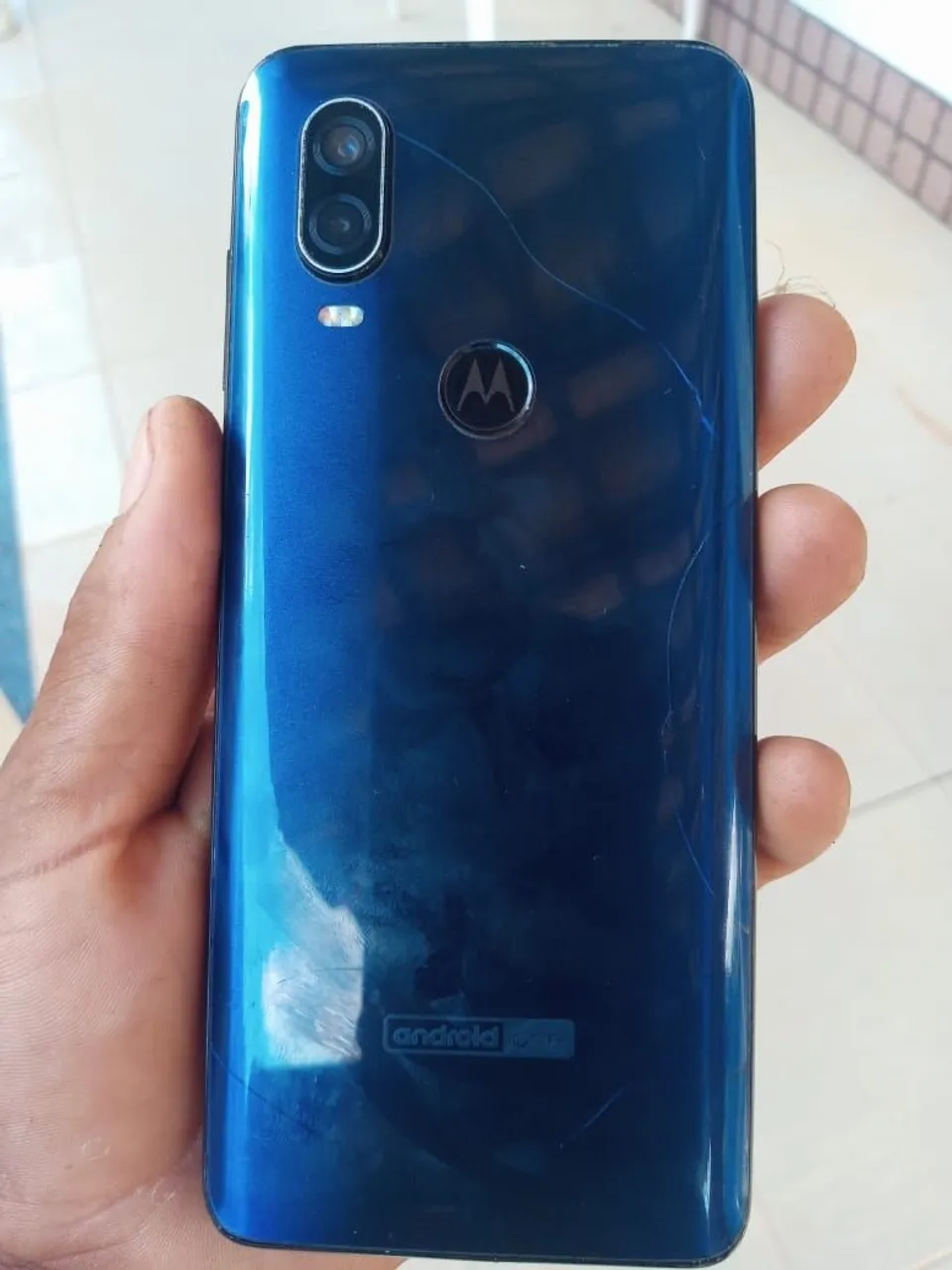 Vendo moto on vision 128 GB e 6 de RAM tá
