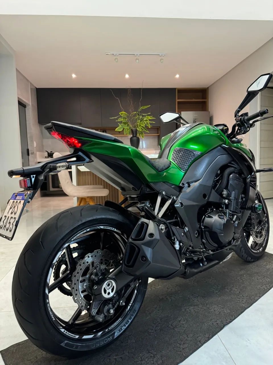 Z1000 2018 impecável. Aceito trocas e financio  - Foto 5