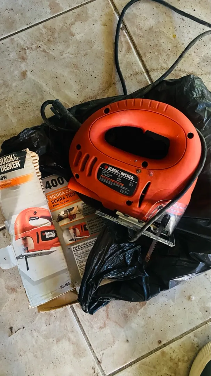 Serra Tico-Tico Black & Decker 400W