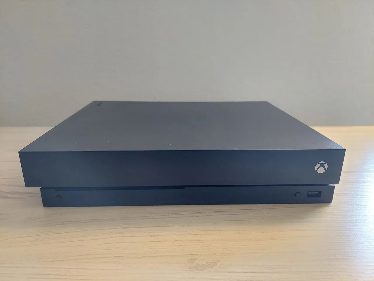 Xbox One X completo impecável + jogos - Foto 3