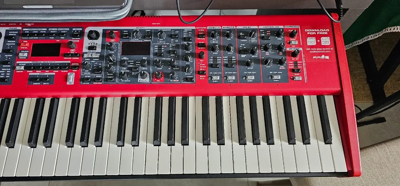 Teclado Nord Stage 3 76
