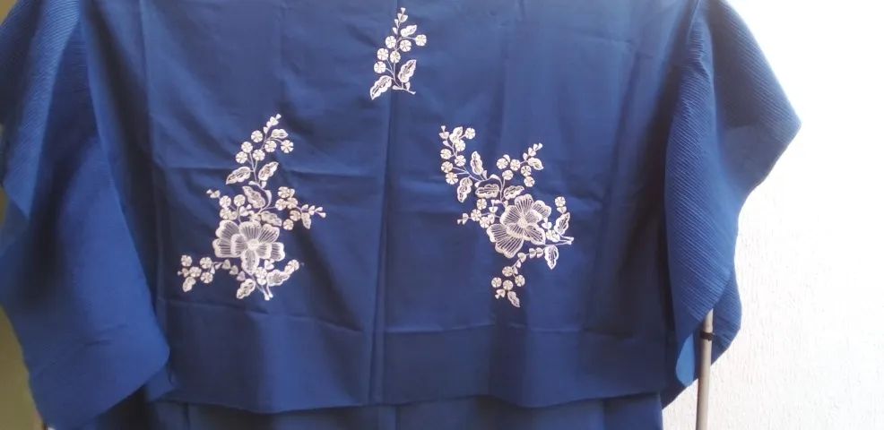 Colcha de Cama Casal Bordada nova. 