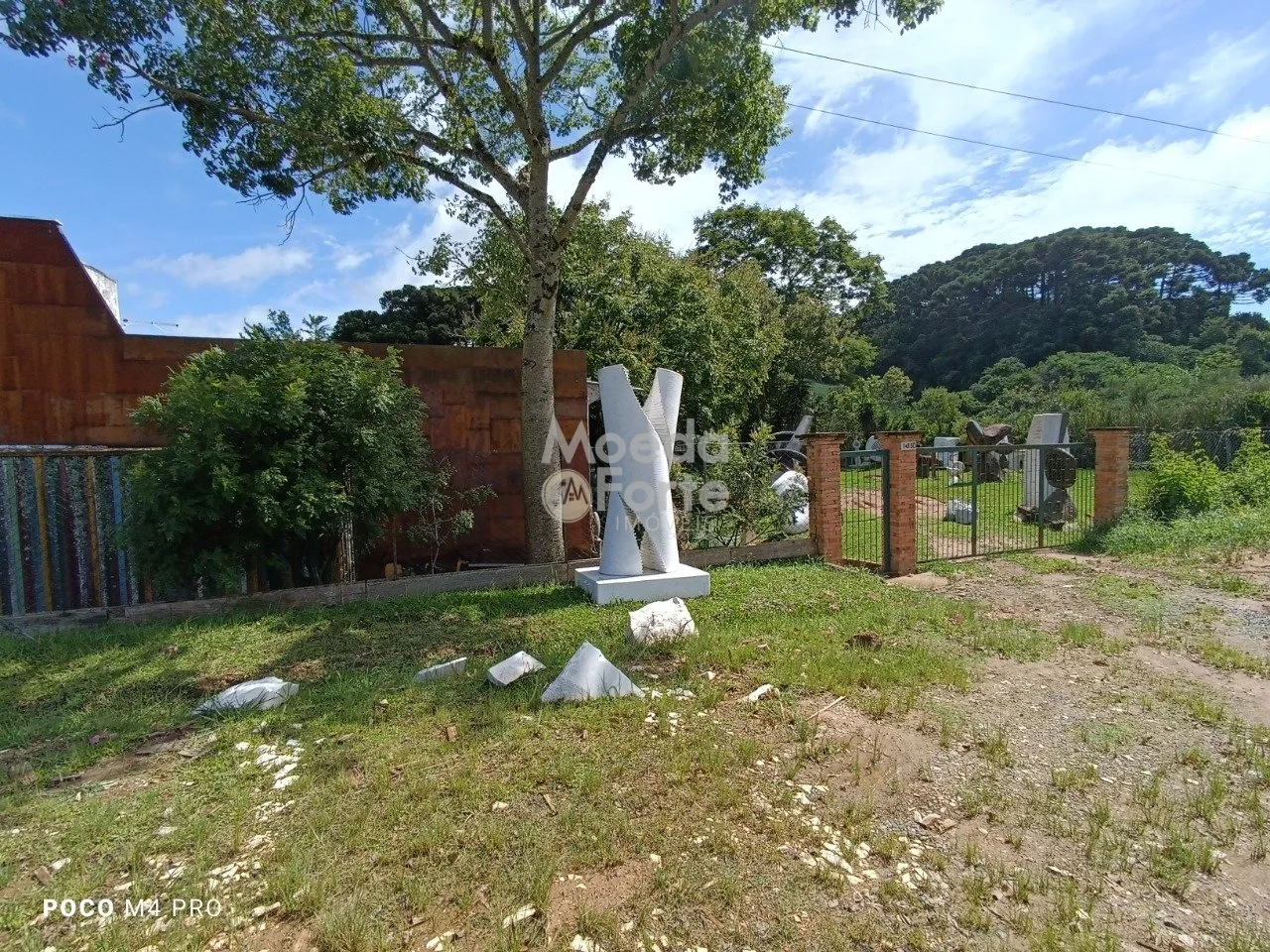 TERRENO DE ESQUINA, CAMPO MAGRO, COM ÁREA DE 2.064,00 M², EXCELENTE, COMERCIAL E RESIDENCI