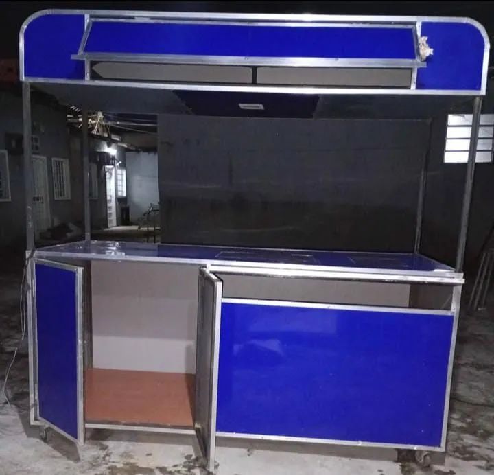 Balcão Comercial Azul com Estrutura em mdf