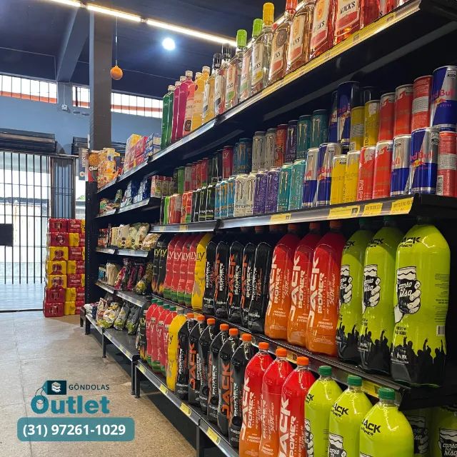 Gôndola preta para distribuidora de bebidas