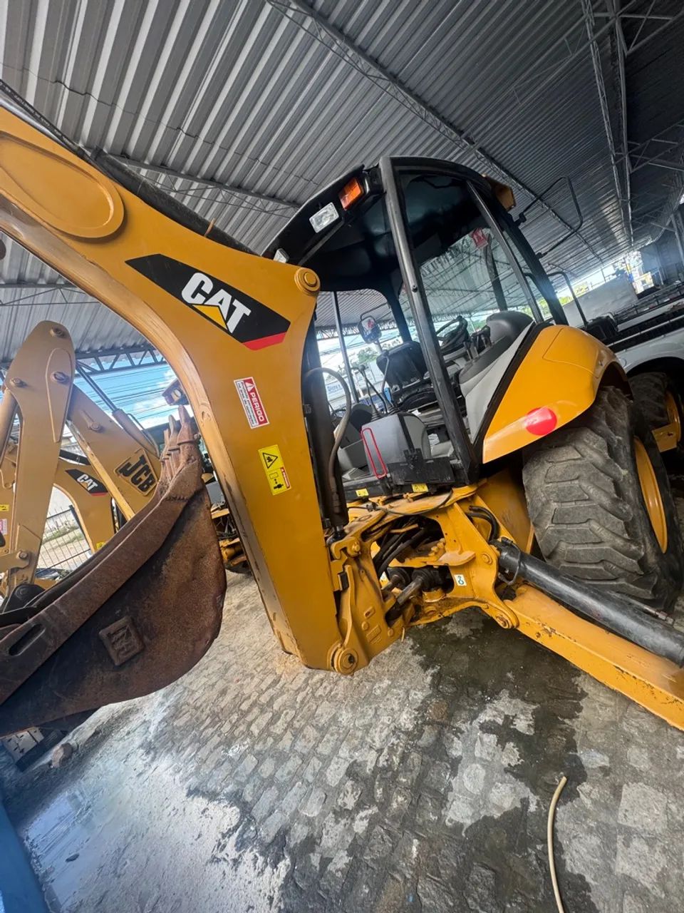 Trator Caterpillar 416E ANO 2013 - Foto 4