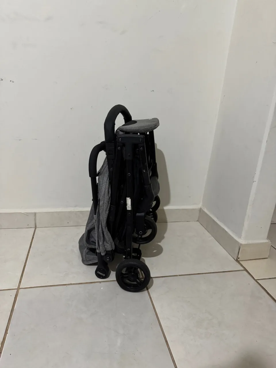 Carrinho de bebê Cosco