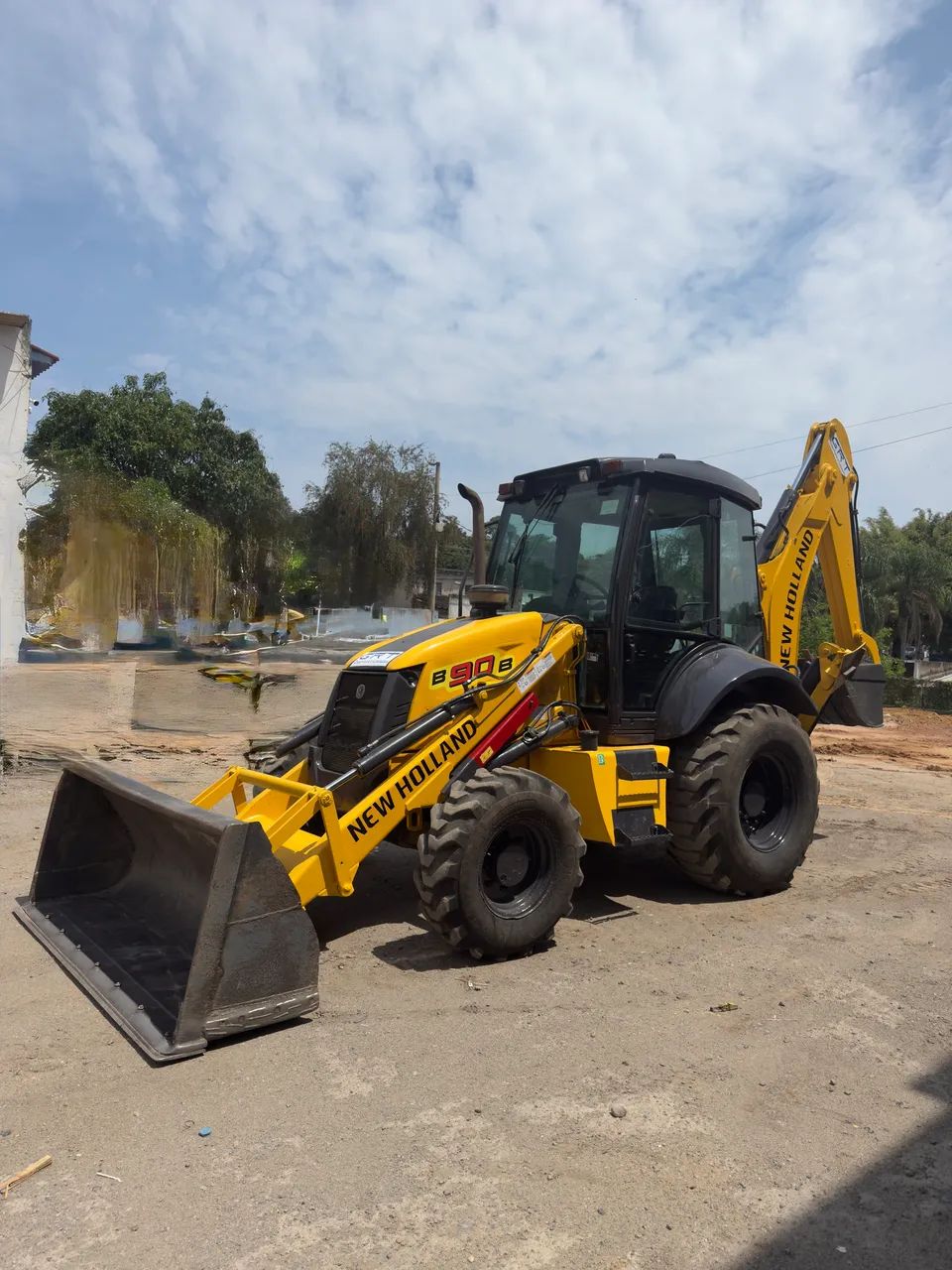 Retroescavadeira New Holland B90B