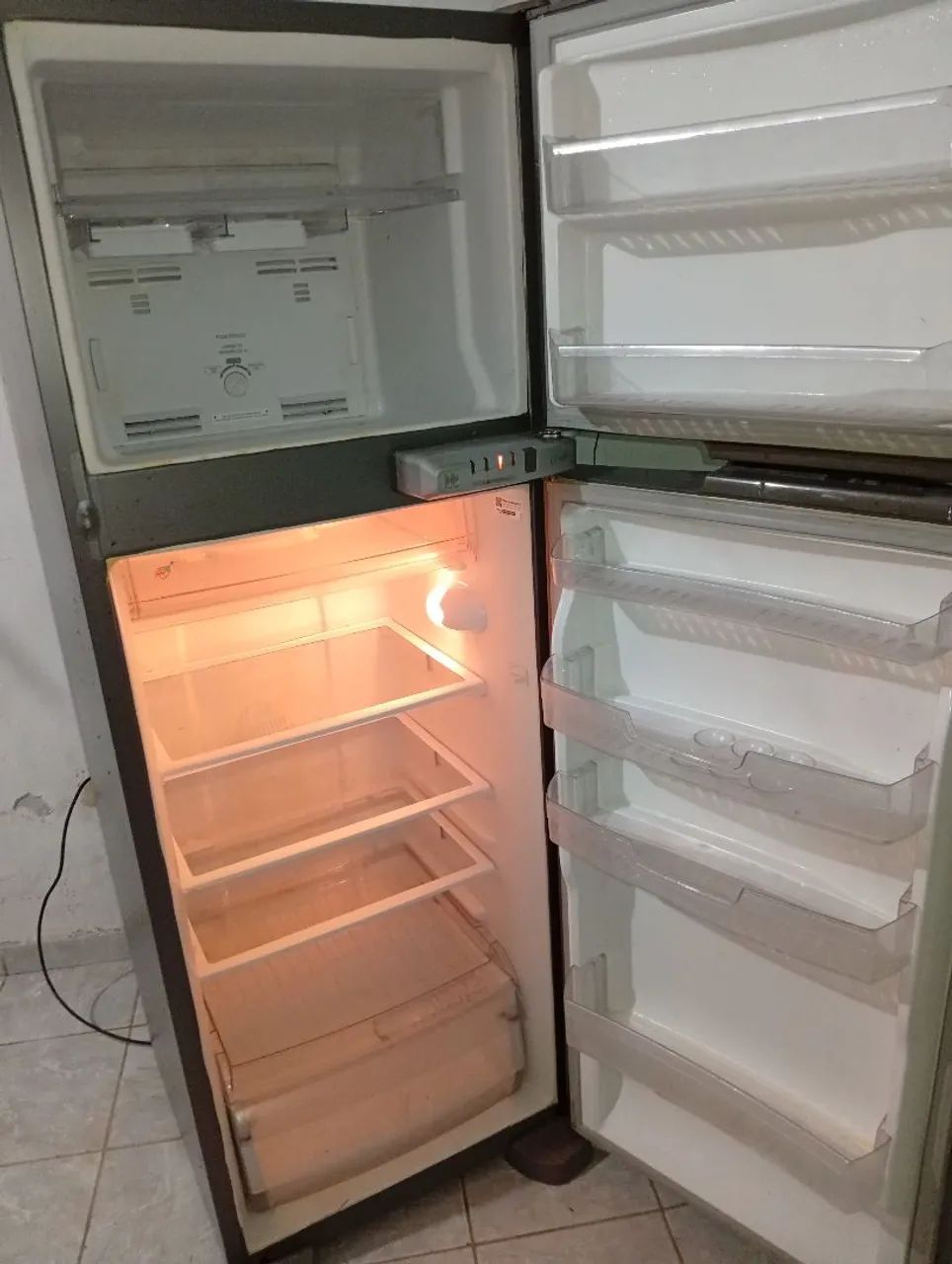 Geladeira Brastemp Frost Free inox gelando perfeitamente  - Foto 5