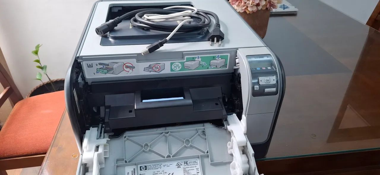 Impressora Hp LaserJet Color CP 1515n usada - Foto 6