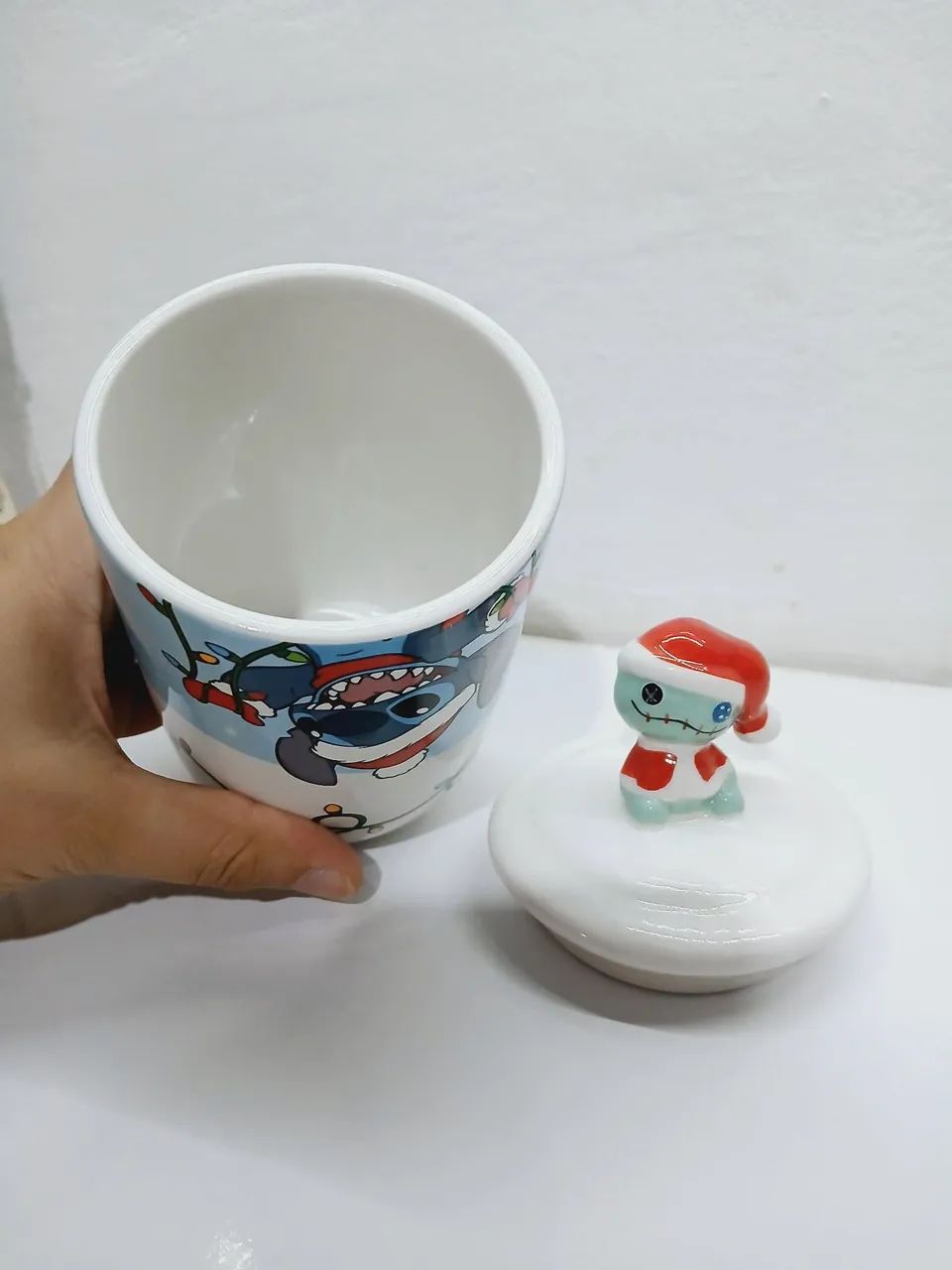 Pote de Cerâmica Stitch Natalina com Tampa - Foto 4