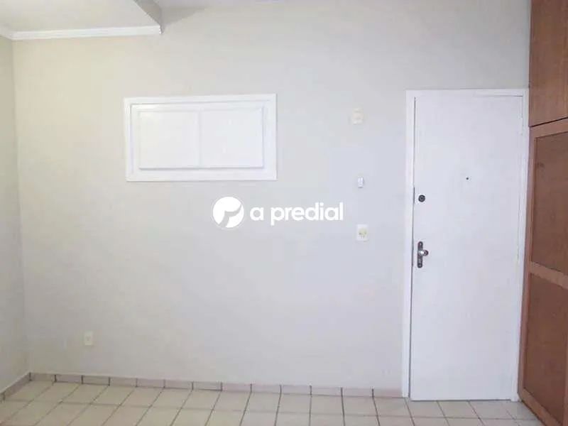 Sala com lavabo, quase esquina com Avenida Tristão Gonçalves. - Foto 2