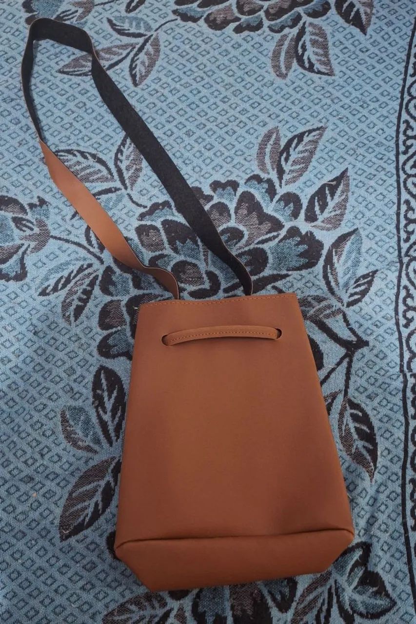 Bolsa marrom feminina 