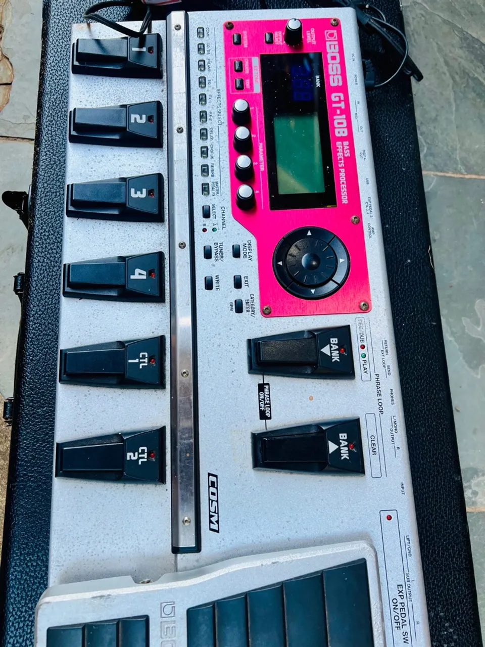 Pedaleira Boss GT-10B Bass 
