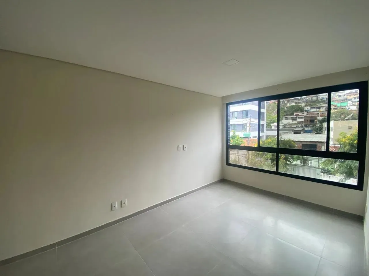 Imóvel para aluguel possui 50 m², nascente, com 1 quartos sendo.