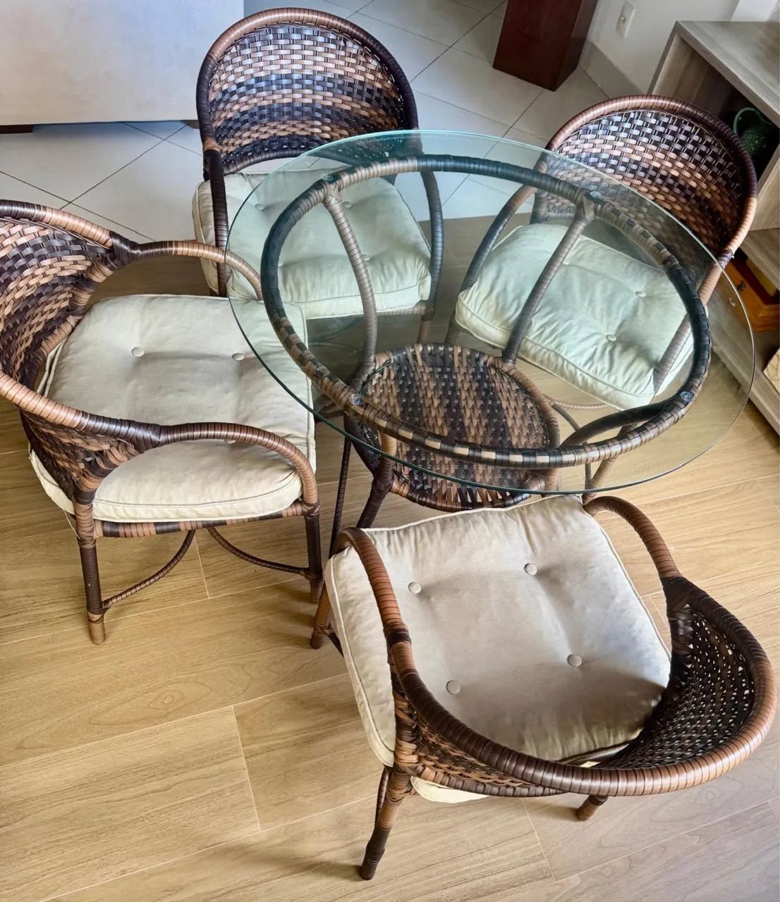 Conjunto de mesa e cadeiras para áreas externas 64840794988803121