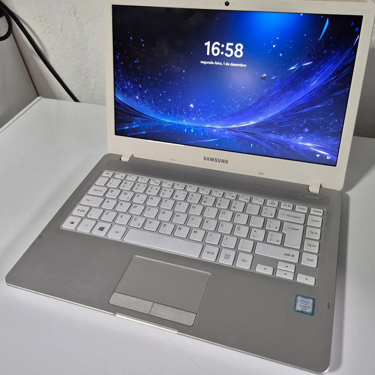 Notebook Samsung i3 4gb de ram  - Foto 3