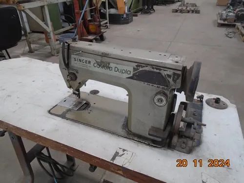 Maquina costura reta Industrial Singer - Foto 2