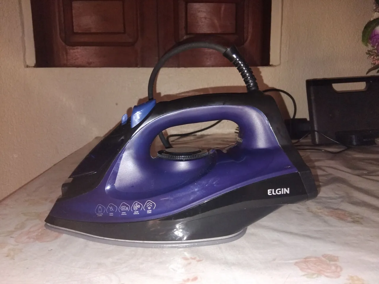 Ferro de Passar Roupa Elgin