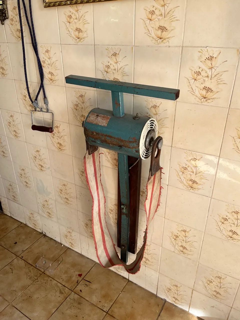 Aparelho de ginástica antigo massageador