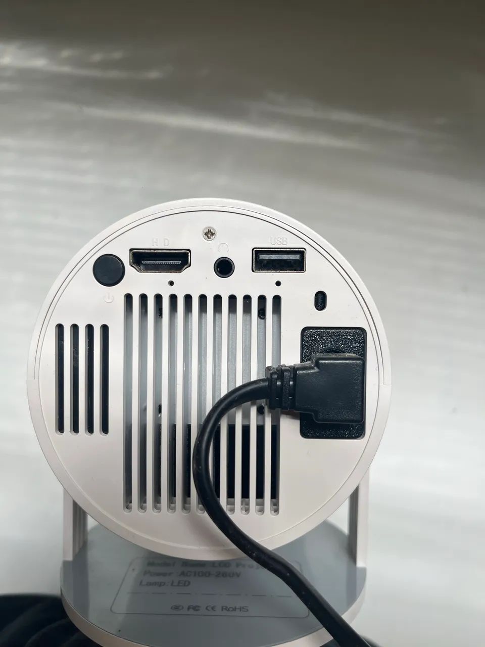 Mini projetor portátil HY300.64292274055683122