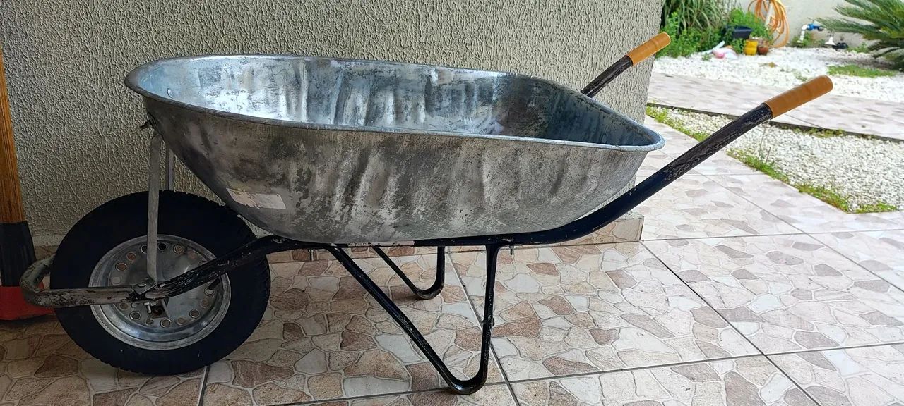 Carrinho Mão Bravo 3,25x8" 67L 150kg Maestro