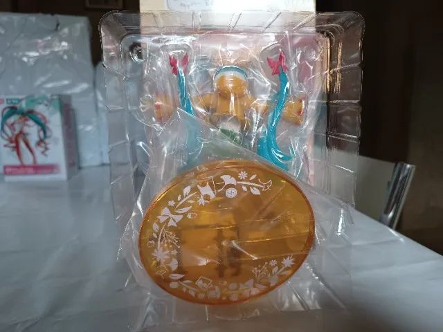 Figure Hatsune Miku Renovação Bagagem Roupas De Outono Original - Foto 5