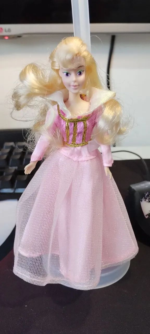 Mini Dolls 15 cm Aurora e Bela,  colecionáveis importadas Disney Princesas Vintage - Foto 4