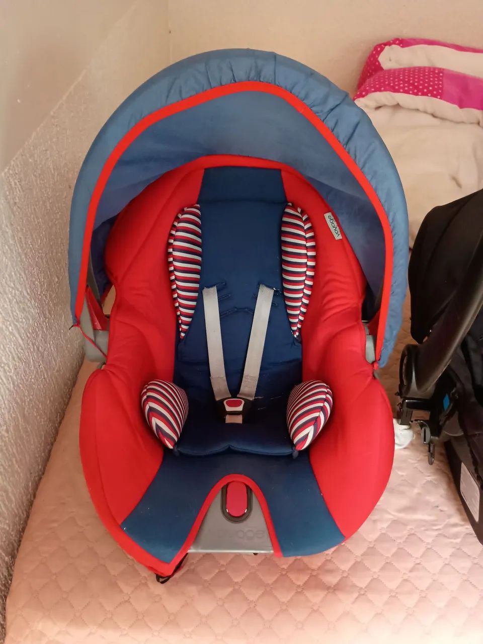 Vendo bebê conforto 