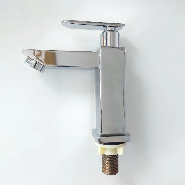 Torneira Banheiro Metal Bica Baixa Água Fria