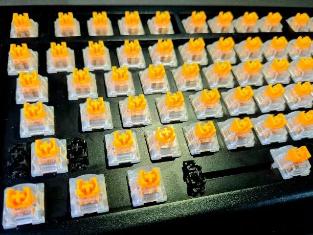 Teclado Gamer Razer BlackWidow v4 75% Preto em estado de novo na caixa original - Foto 3
