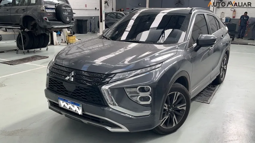 Eclipse Cross HPE 1.5 2025 19.000km ligTercioNissankeiko