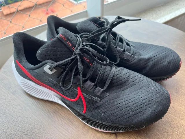 Tenis Nike Air Zoom Pegasus preto e vermelho - tamanho 41 (US 9,5) excelente estado