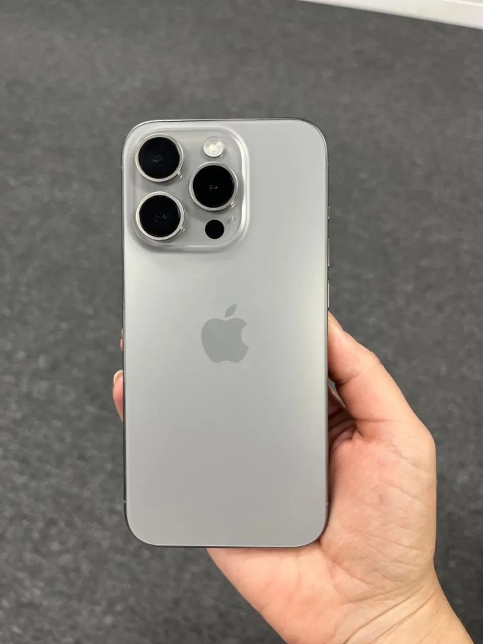 Apple iPhone15 Pro シルバー 本体 128G Apple iPhone 15 Pro 128GB 5G - Vitrine - tela Super Retina XDR