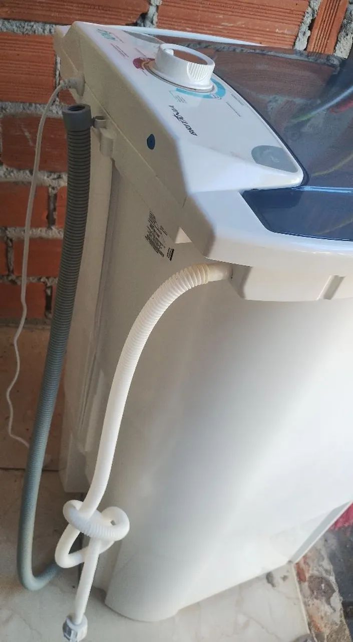 Tanquinho de lavar roupa Britânia semi-novo - Foto 2