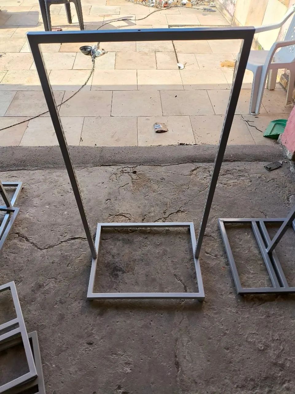 Expositor / Mostruário para peças de roupas, malas e bolsas. - Foto 5