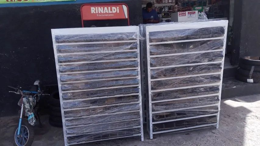 Estante com caixas armação - Foto 2