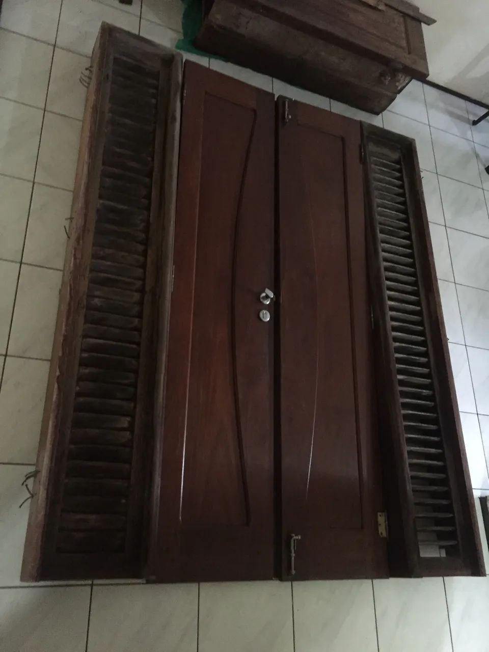 Vende-se porta e janela de madeira lei (pau d?arco)
