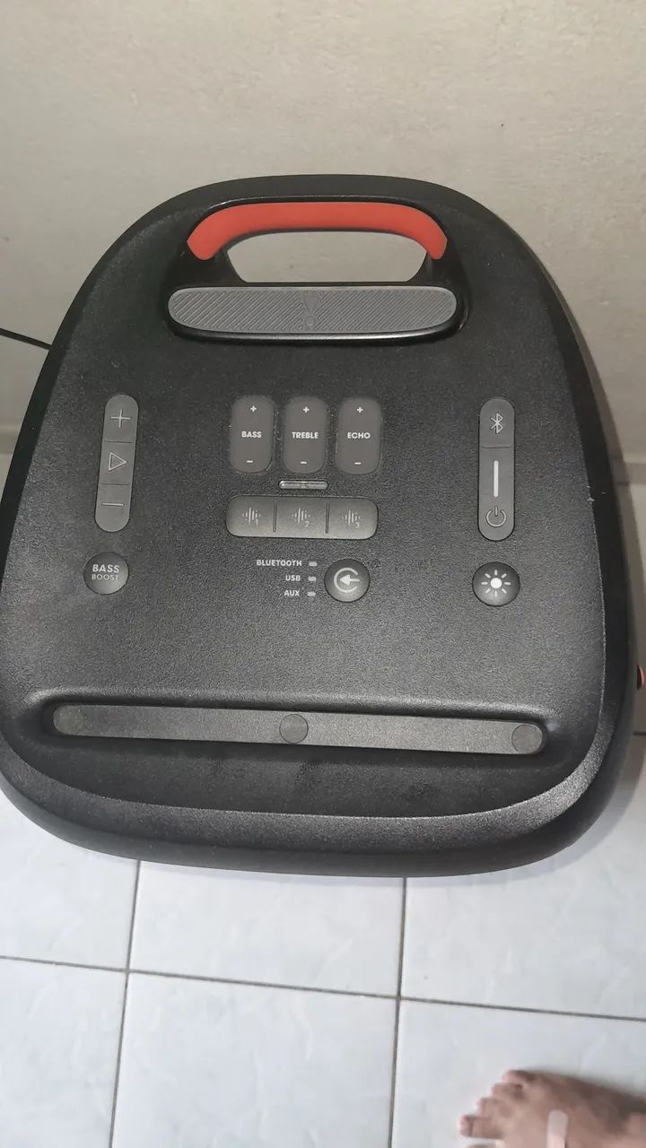 Caixa de Som Bluetooth com Design Moderno