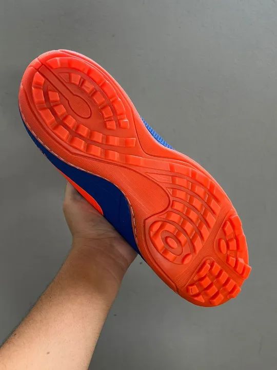 Chuteiras Nike - Azul e Laranja - T 41 - Foto 2