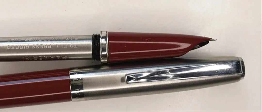 Caneta Parker 21 Clássica Bordô- Colecionador - Foto 3