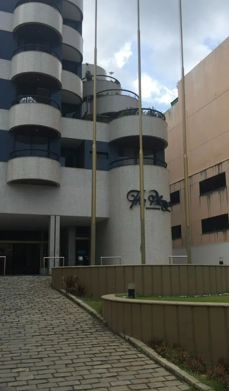 Linda sala/loja em Flat lindamente decorado em lugar privilegiado para o mar