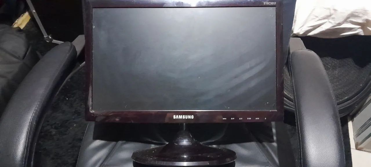 Monitor Samsung 19 polegadas entrada WGA  - Foto 4