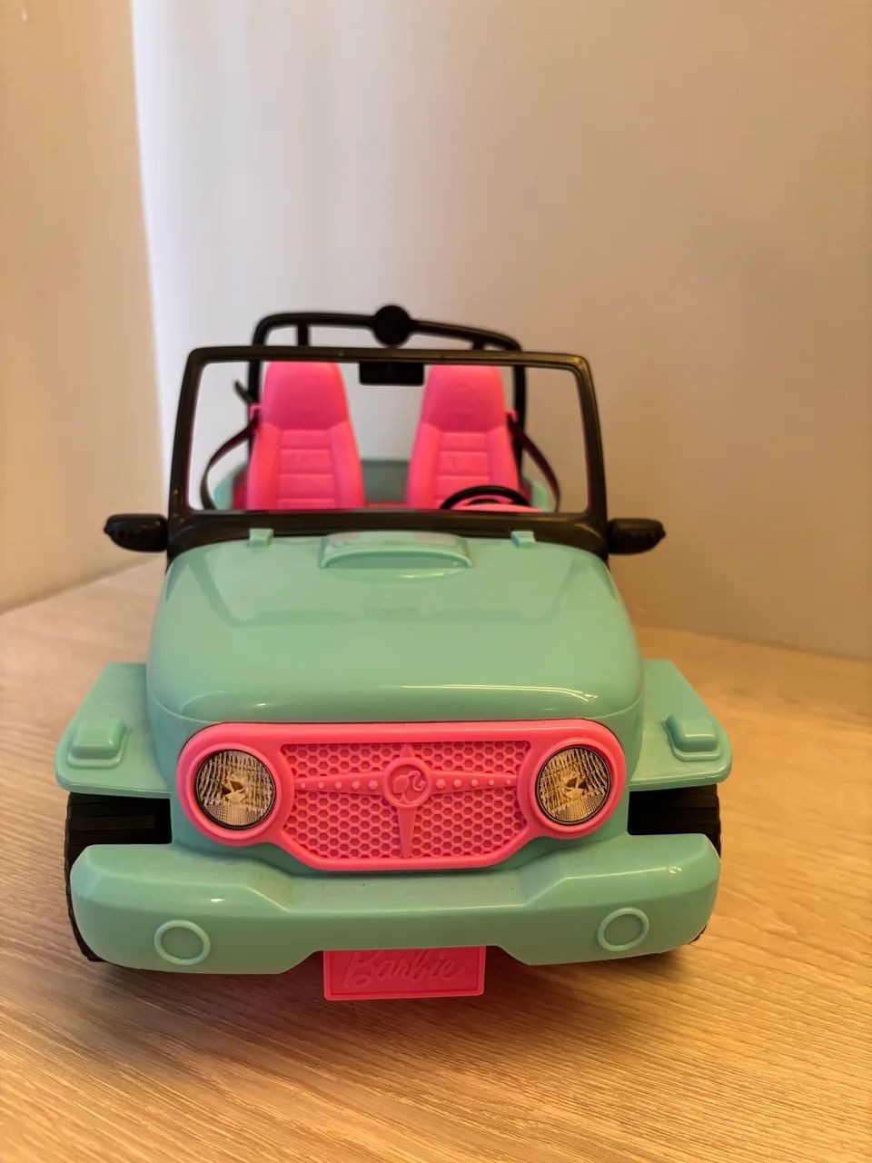 Jeep para boneca Barbie 