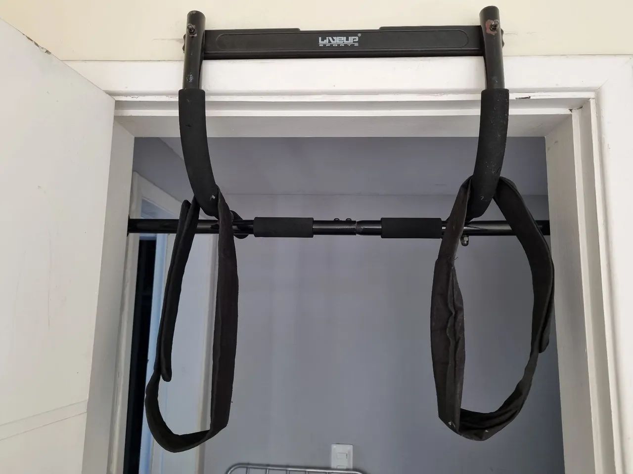 Barra de porta para exercícios  - Foto 4