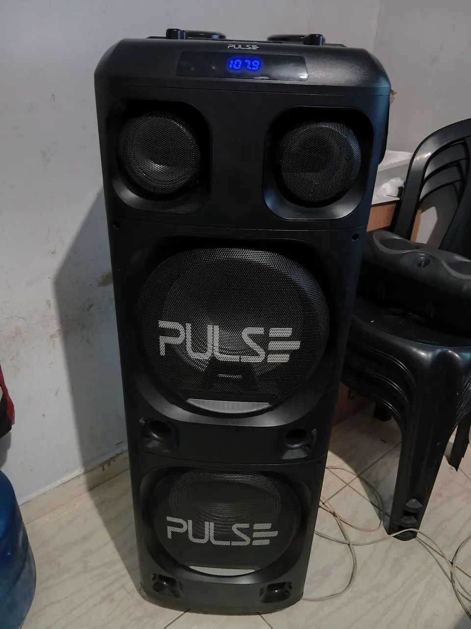 Vendo caixa 2400wats completa