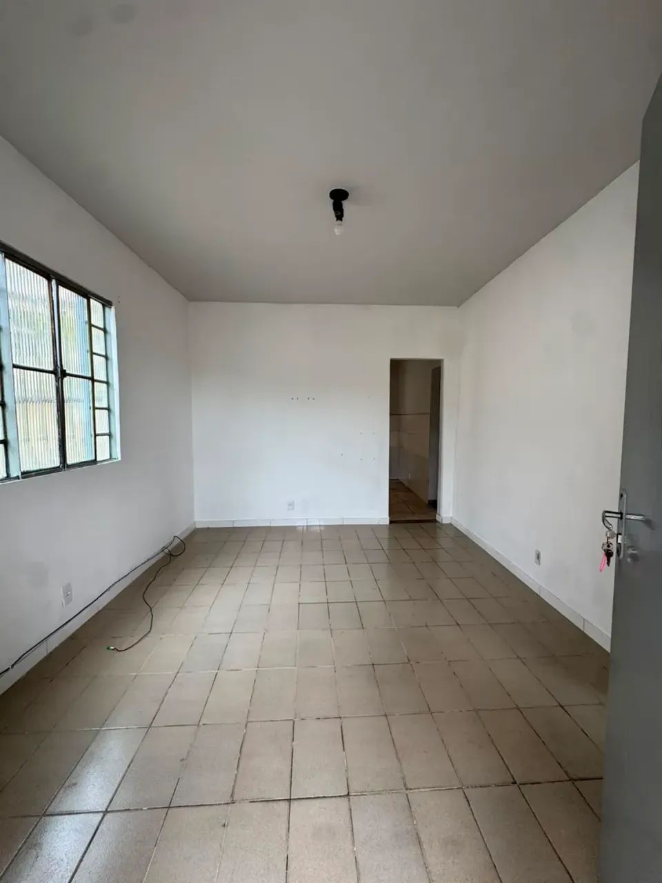 CASA LINEAR 2 QUARTOS + QUINTAL + GARAGEM | ROCHA - Foto 4