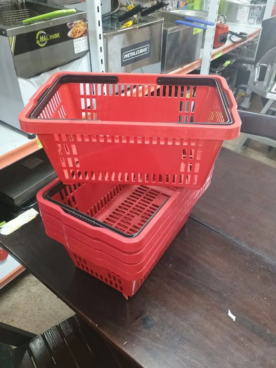 CESTA S.600 ALCA PLASTICA VERMELHO 13 LITROS - NOVO