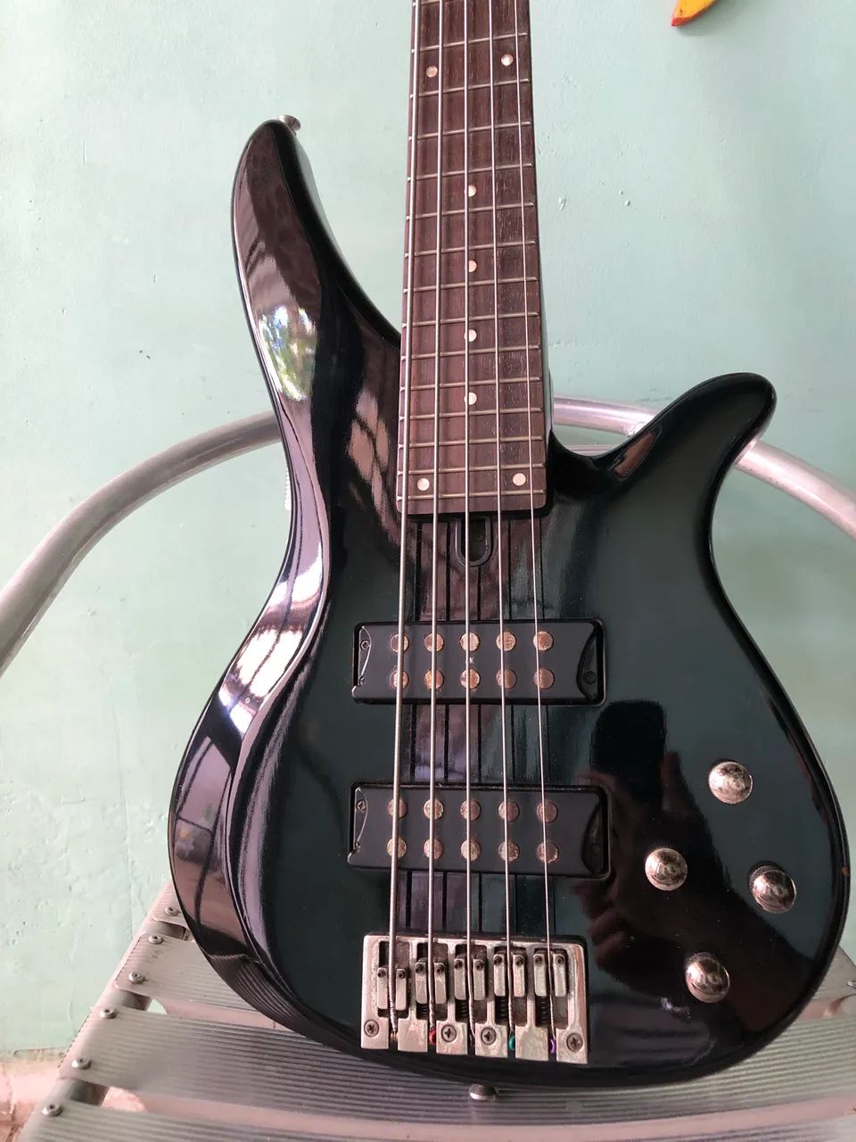 Baixo Yamaha, pedal e acessórios  - Foto 3