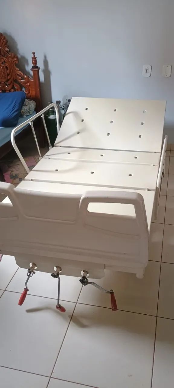 Cama Hospitalar 3 Manivelas - Foto 4